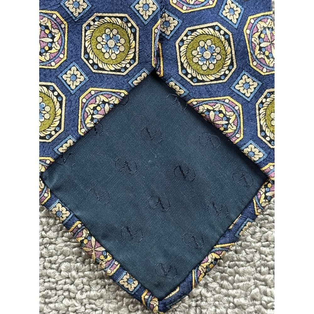 Vintage Valentino Cravatte Neck Tie Men Blue Silk Geometric Medallion Italy Made - Picture 8 of 9
